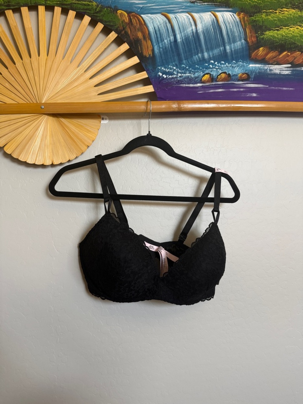 Victoria's Secret Black Lace T-Shirt Bra with Light Pink Trim